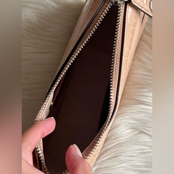 CP024 - Coach Swinger Bag 20 - Picture 8 of 12